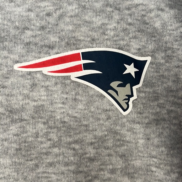 COPY - NFL Apparel - New England Patriots Light Gray pullover Hoodie Youth size… - Picture 4 of 6